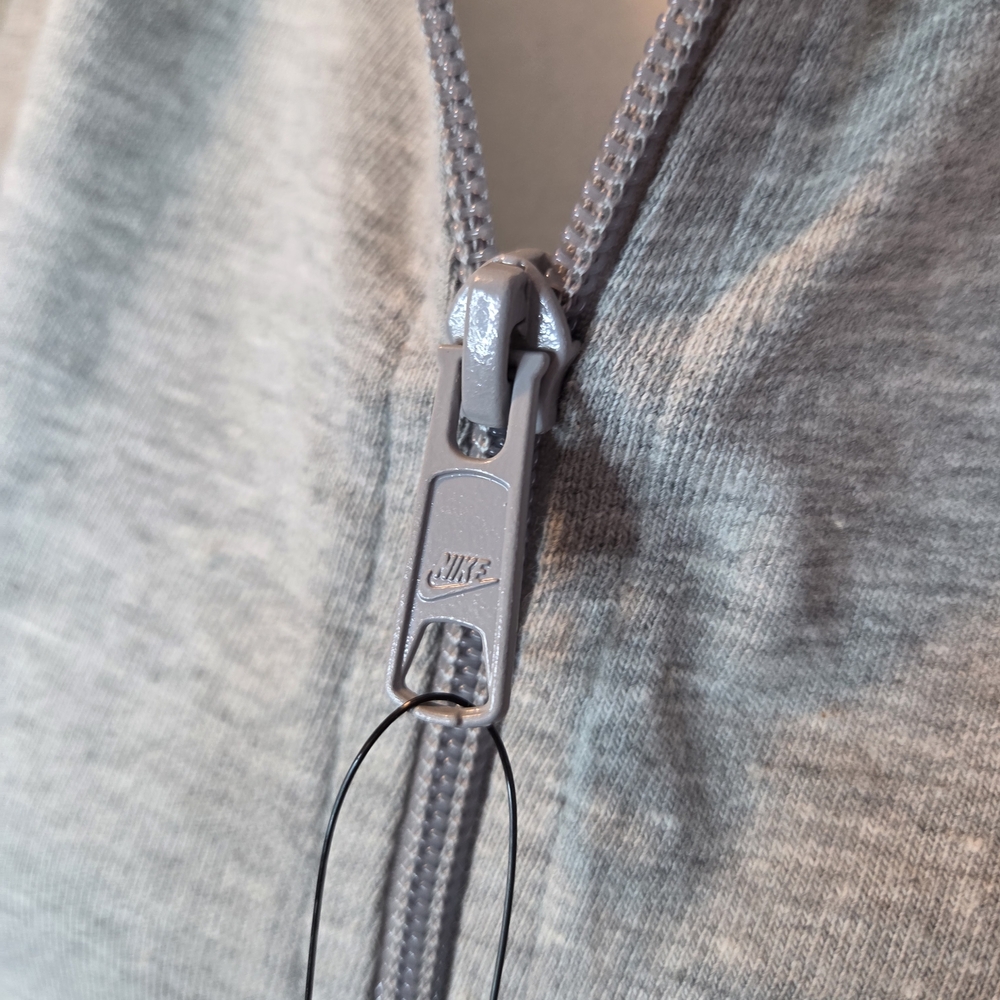 NWT Nike Women's Heather Gray Hoodie - Picture 6 of 7